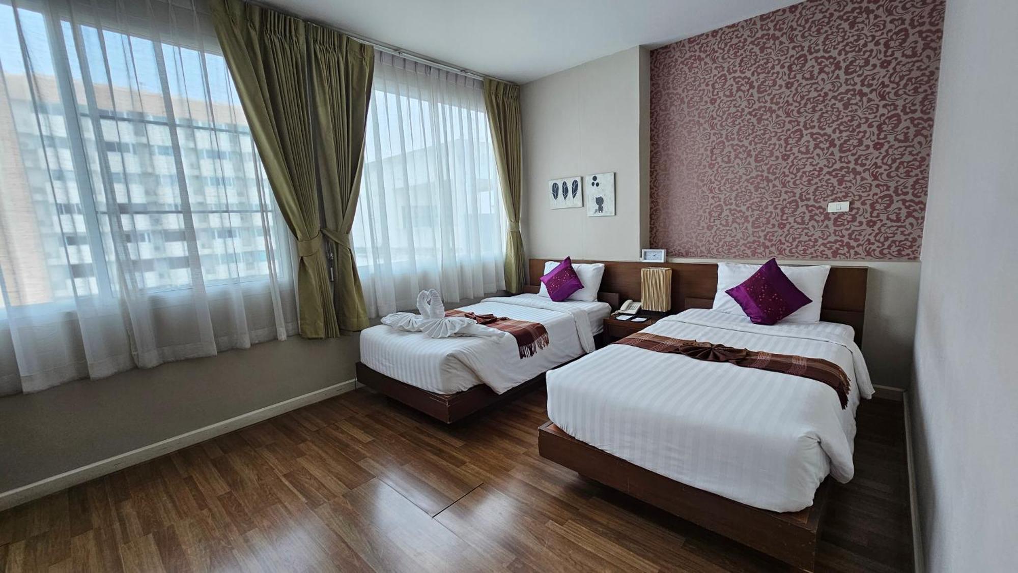Baiyoke Ciao Hotel Чиангмай Екстериор снимка