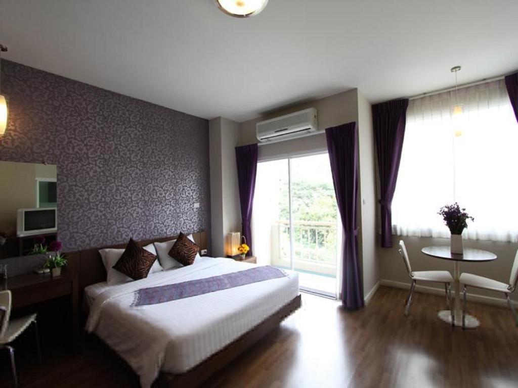 Baiyoke Ciao Hotel Чиангмай Стая снимка