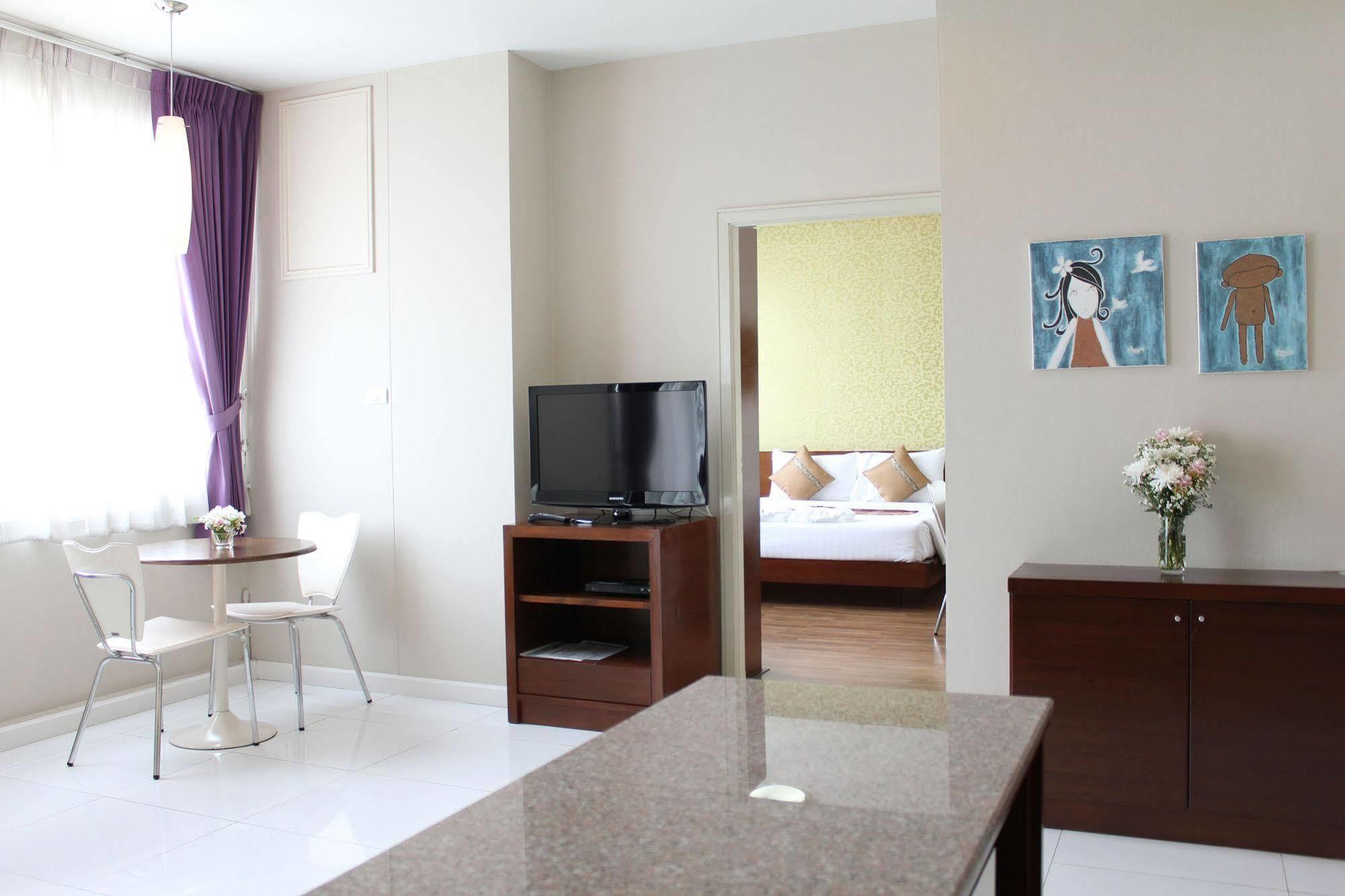 Baiyoke Ciao Hotel Чиангмай Екстериор снимка