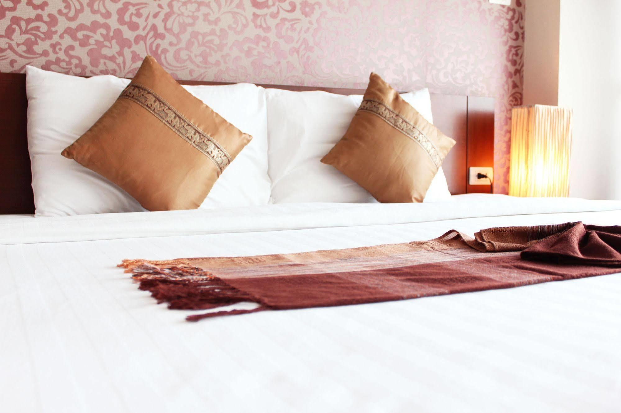 Baiyoke Ciao Hotel Чиангмай Екстериор снимка