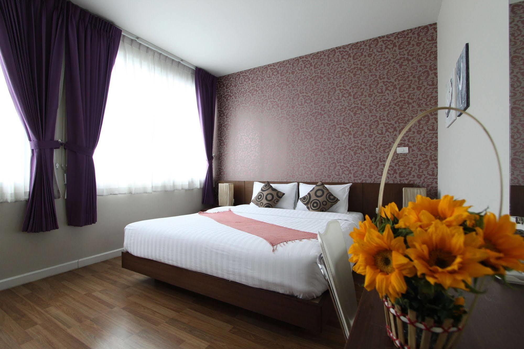 Baiyoke Ciao Hotel Чиангмай Екстериор снимка