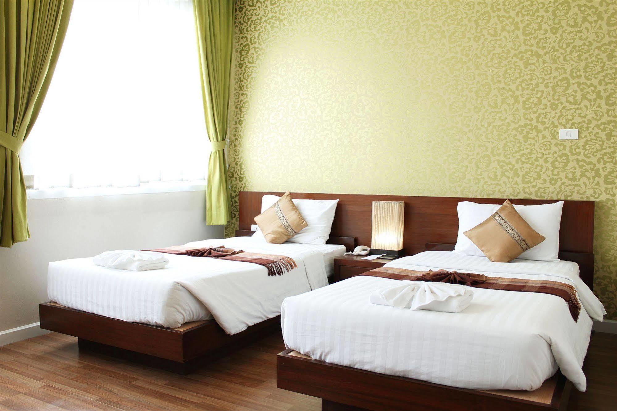 Baiyoke Ciao Hotel Чиангмай Екстериор снимка