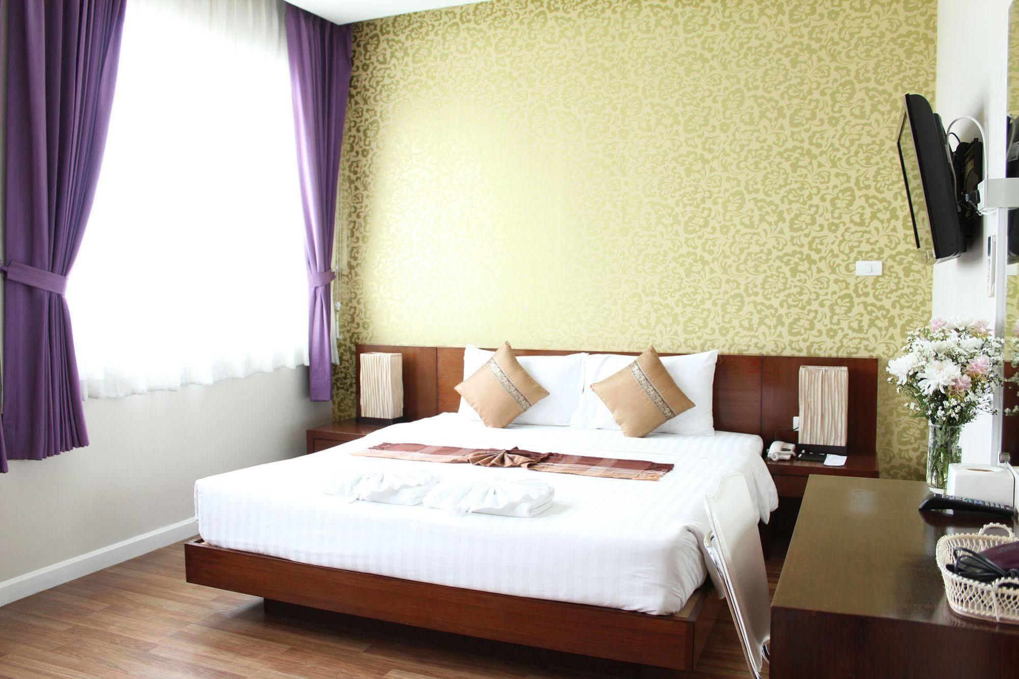 Baiyoke Ciao Hotel Чиангмай Екстериор снимка