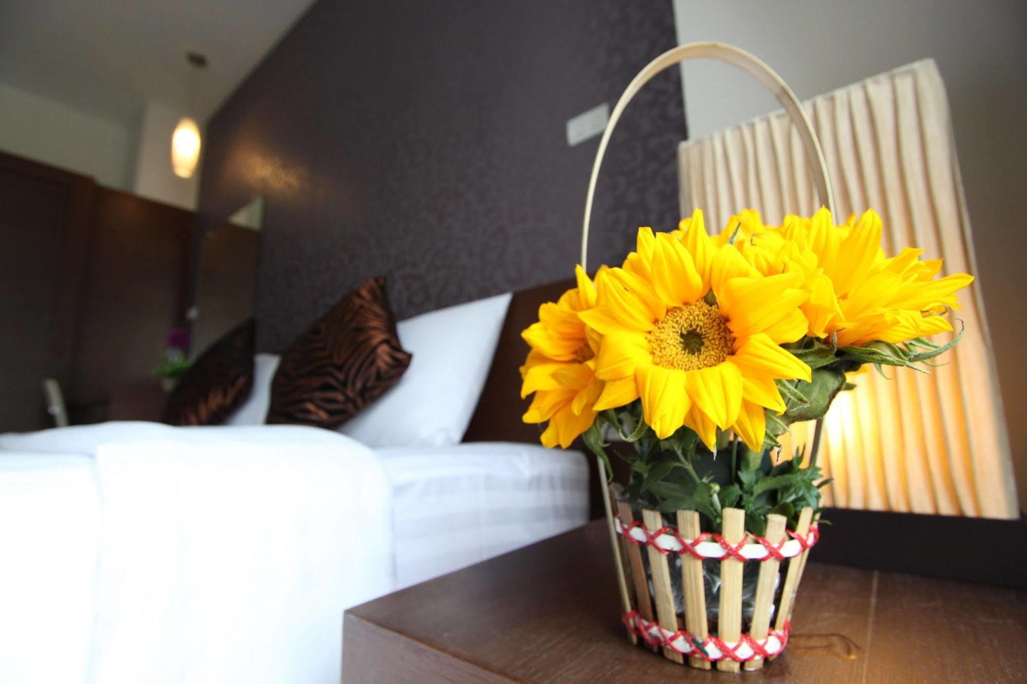 Baiyoke Ciao Hotel Чиангмай Екстериор снимка