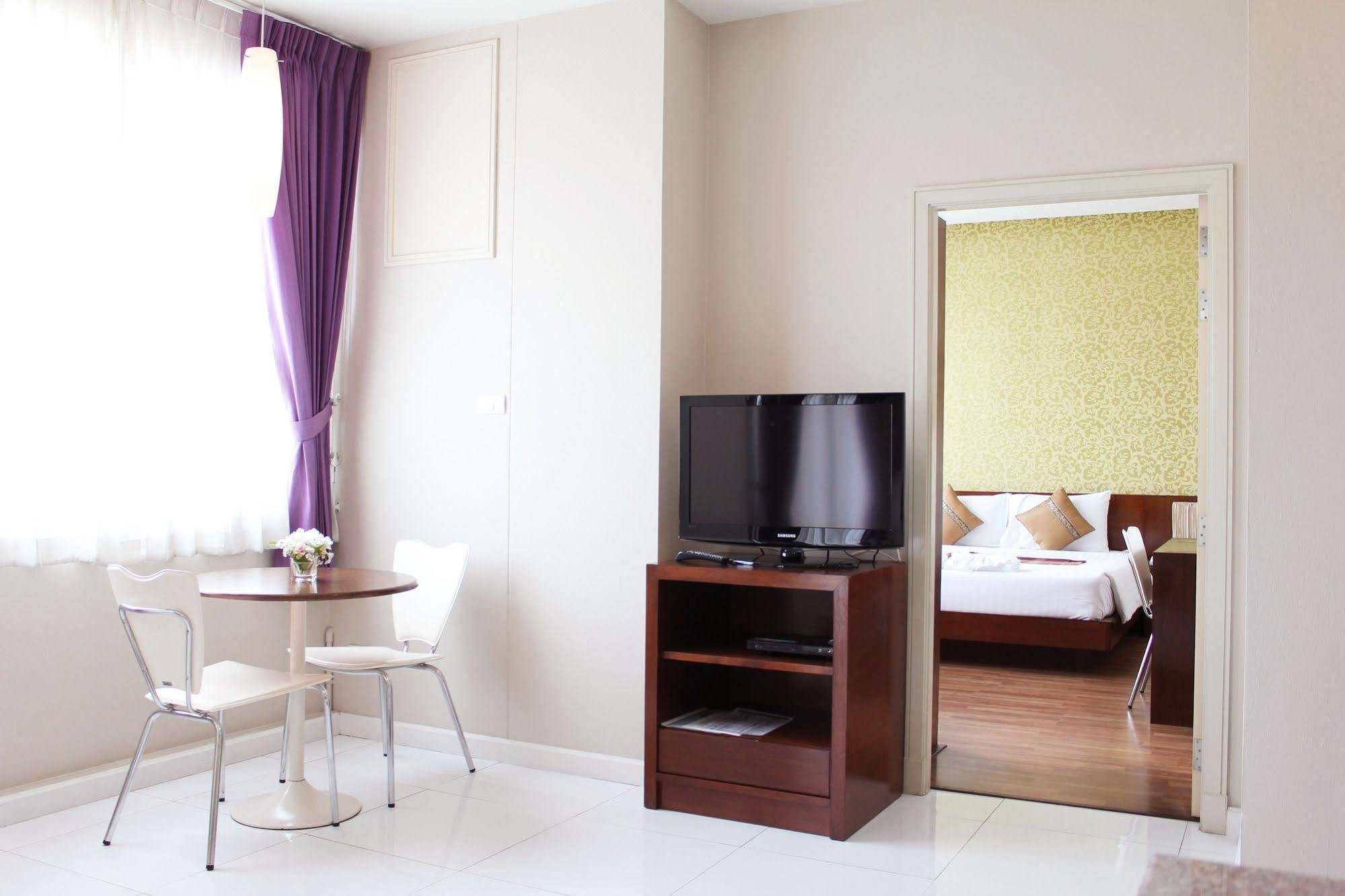 Baiyoke Ciao Hotel Чиангмай Екстериор снимка